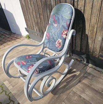 Houpací relaxační křeslo - 2