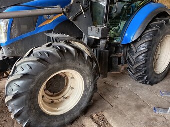 New Holland traktor - 2
