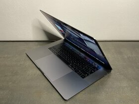 Apple MacBook Pro 15" 2016 500GB Space Gray - 2