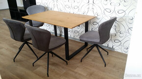 Dřevěný jídelni stůl 4 otáčecí  židle barva šedá - 2