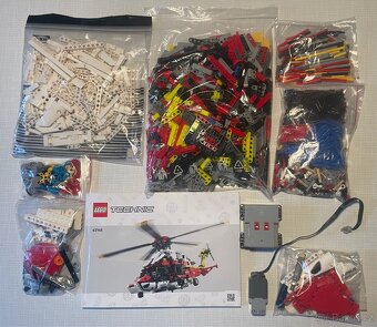 Lego Technic 42145 záchranářský vrtulník Airbus H175 - 2