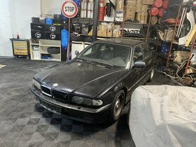 Náhradní díly e38 740d - 2