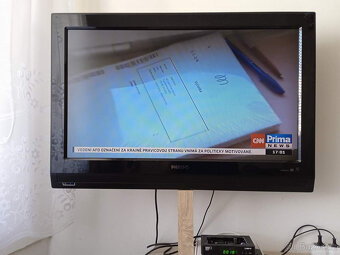 LCD TV PHILIPS 32" - 2