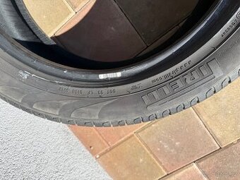 Pneu Pirelli 235/50r19 letní - 2