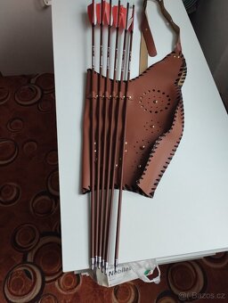 PRODÁM KRÁSNÝ KOŽENÝ DRŽÁK LUKŮ A ŠÍPŮ - 2
