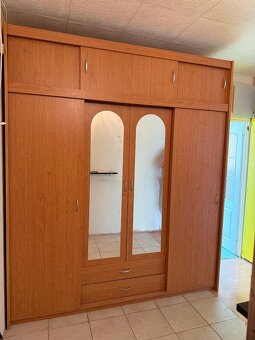šatní škříň - 2