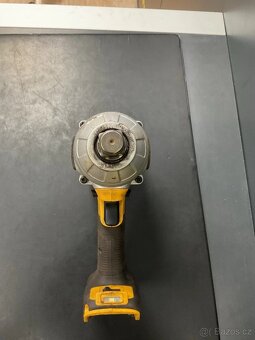 DEWALT DCF897N rázový utahovák - 2
