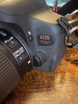 ZRCADLOVKA CANON 750D - 2