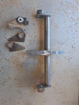 Držáky motoru Velorex 175 250 350 435 - 2
