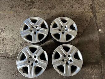 Original opel GM plechové disky r16 + poklice - 2