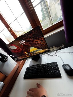 Lenovo IdeaCentre AiO 24 Gen 9 - 2