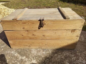 Stará dřevěná bedna - 2