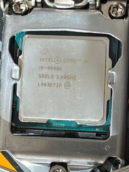 Procesor Intel i9 9900k - 2