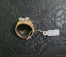 Zlatý prsten s Brilianty a Safírem - 2