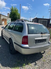Škoda Octavia combi - náhradní díly - 2