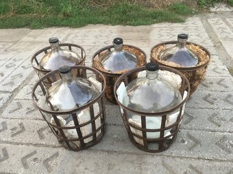 DEMIŽONY OD VÍNA A SLIVOVICE - 2