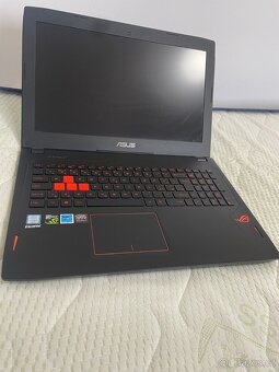 Starý herní notebook asus GL502V - 2
