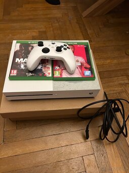 Xbox One S model 1681 - 2