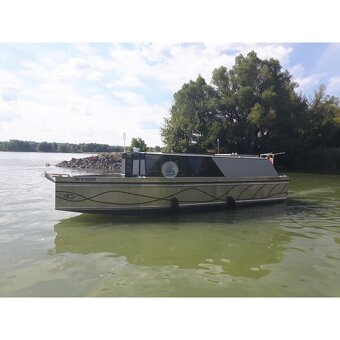 Hliníková loď s kajutou - 2