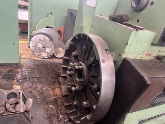 TOS Čelákovice SUS 80/2750 - Soustruh konvenční - 2