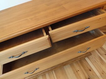 Starožitná komoda - 2