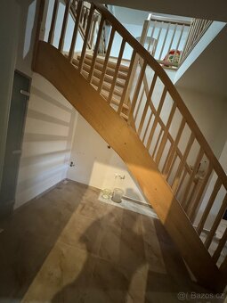 Schody L - masiv - 2