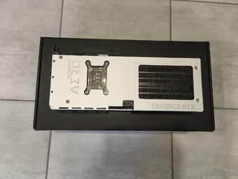 GIGABYTE GeForce RTX 5070 AERO OC 12G - 2