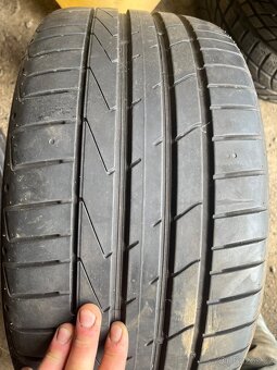 245/40 r18 - 2