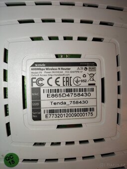 Tenda F9 WiFi router 600Mbps - 2