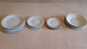 Sada porcelánových talířů - 19 ks. - 2