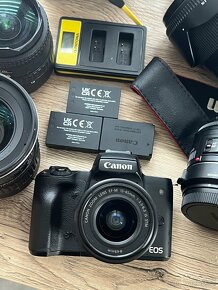 Canon M50 + sada objektivů a příslušenství - 2