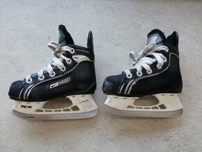 Dětské hokejové brusle Nike Bauer Supreme ONE05 - UK Y9,5/27 - 2