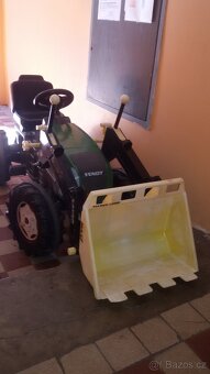 prodam decky slapaci traktor na kladač jen za 1300kc. - 2
