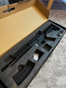 Airsoftová puška M4 RIS CQB - 2