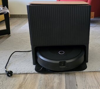 Roboticky vysavač iRobot Roomba Combo j9+ - 2