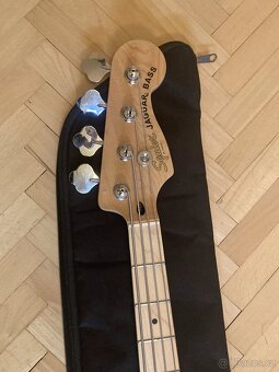 Basová kytara Fender a kombo Fender Rumble 15 - 2