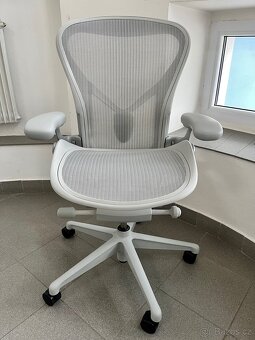 kancelářská židle Herman Miller Aeron Mineral - 2