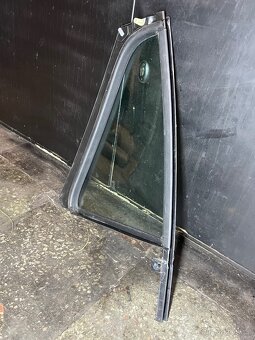 Levé zadní trojúhelníkové okno Škoda Fabia 3 combi - 2