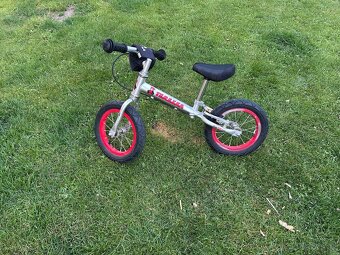 Odrážedlo, šlapací tříkolka, sekačka bublifuk - 2