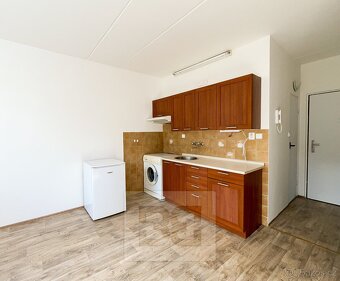 Pronájem slunného bytu 2+kk Karlových Varech - Drahovicích - 2