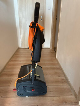 Profesionální čisticí stroj LUX UNIPROF M - 2