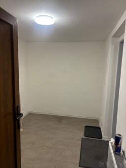 Pronájem domu 2+1 se stodolou. - 2