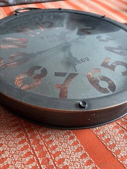 Hodiny - nastěné - 2