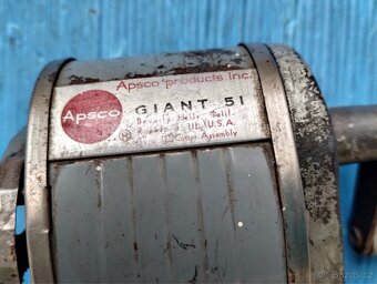 Retro ořezávátko Giant USA - 2