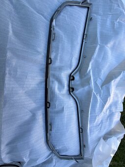 Rámeček masky chladiče octavia 3 - 2