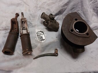 Uklid - dily ČZ a perak 350 - 2