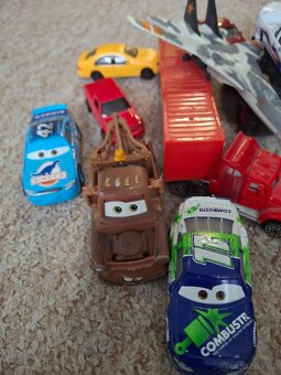 Cars sada aut - 2
