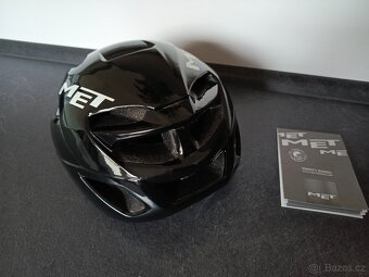 Přilba MET - 2