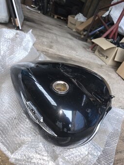Suzuki intruder volusia Nádrž - 2