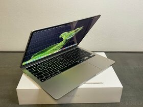 MacBook Air 13,6" 2022 M2 256GB / Starlight - 2